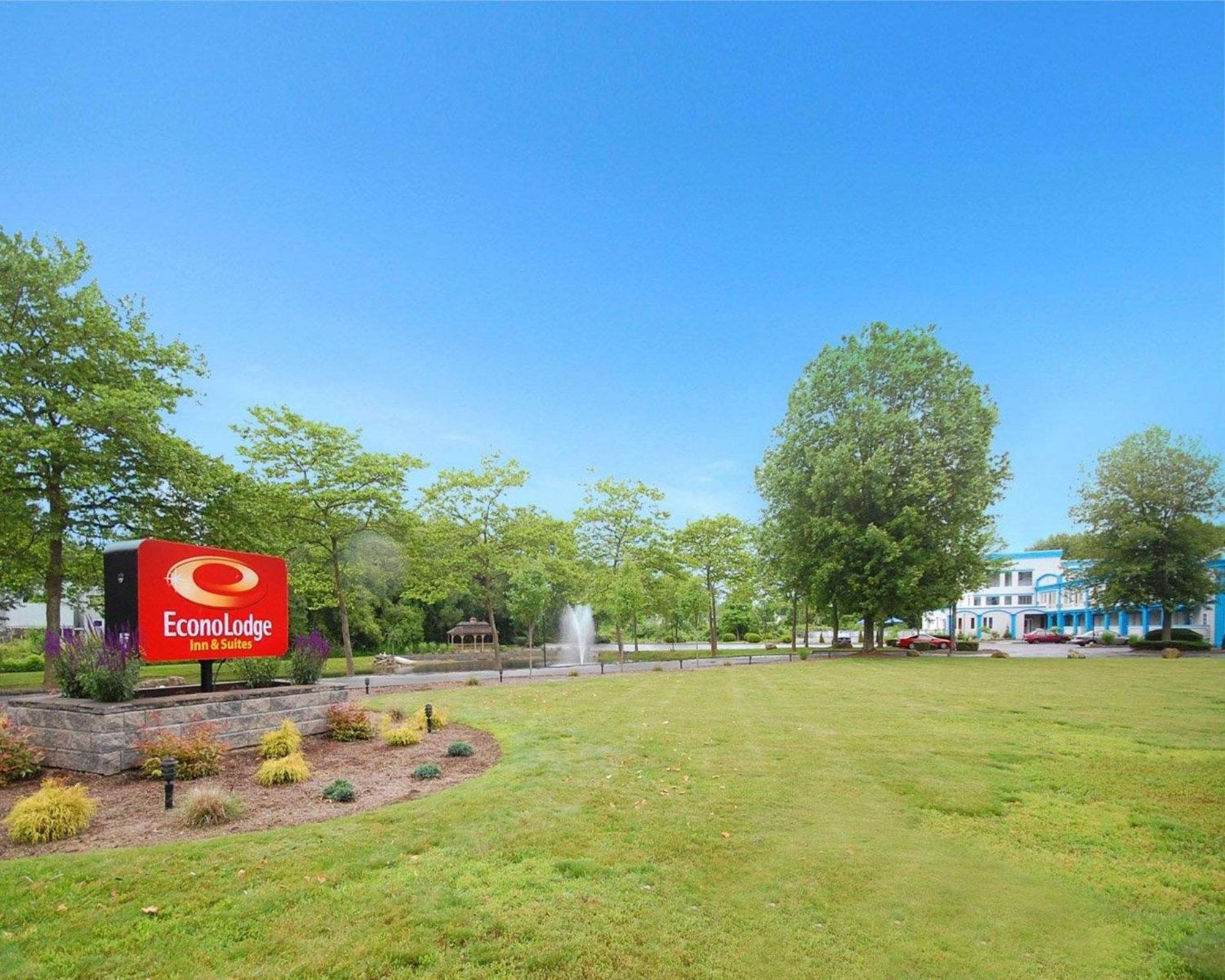 Econo Lodge Inn&Suites Old Saybrook Exterior foto